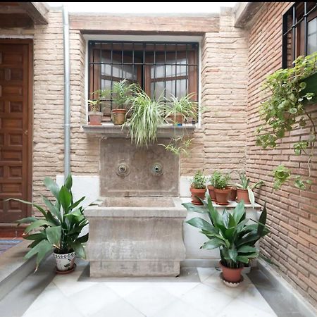Apartamentos Centro Historico A Los Pies De La Alhambra Granada Eksteriør bilde
