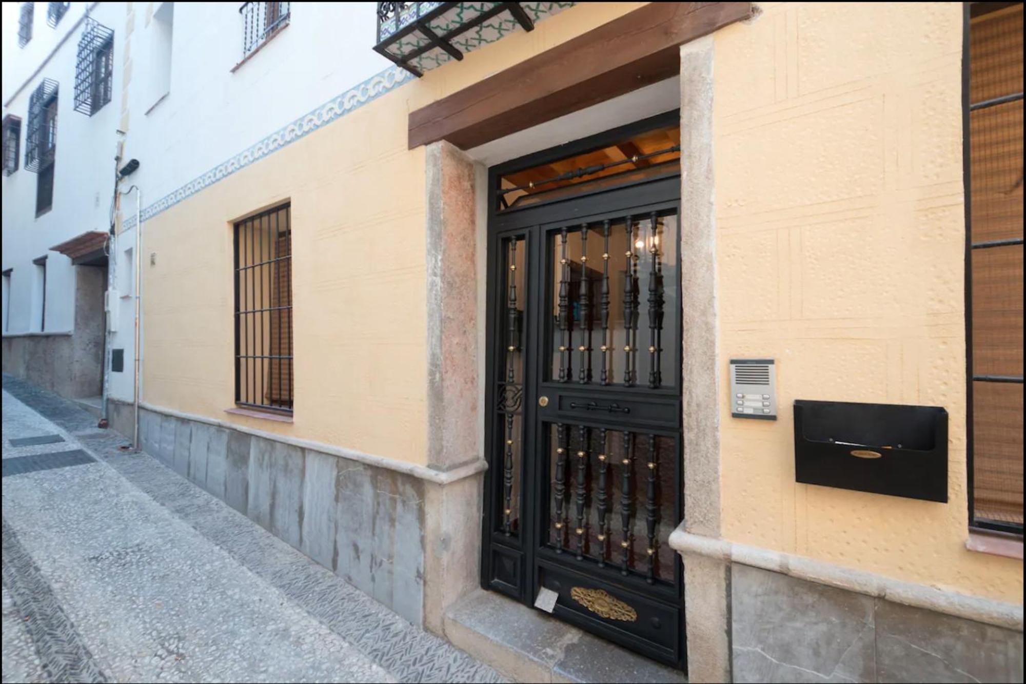 Apartamentos Centro Historico A Los Pies De La Alhambra Granada Eksteriør bilde